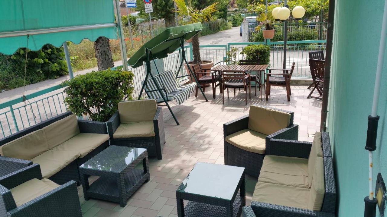 Hotel Savina ริมินี ภายนอก รูปภาพ