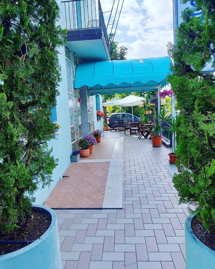 Hotel Savina ริมินี ภายนอก รูปภาพ