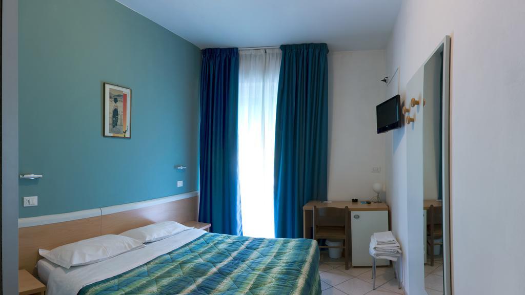 Hotel Savina ริมินี ภายนอก รูปภาพ