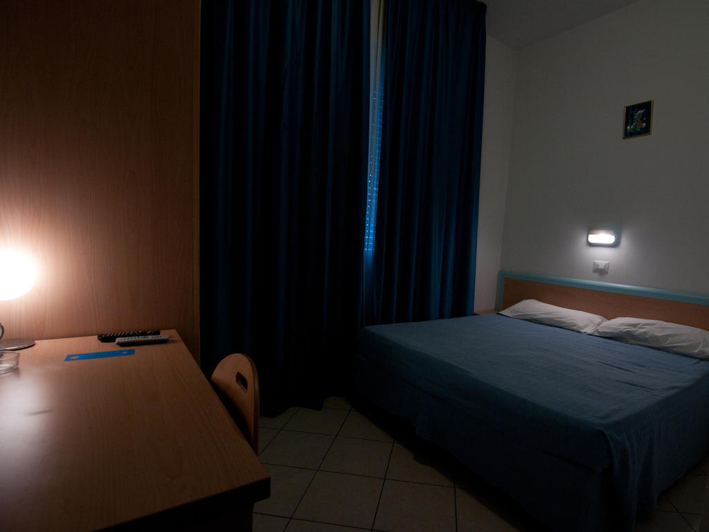 Hotel Savina ริมินี ภายนอก รูปภาพ
